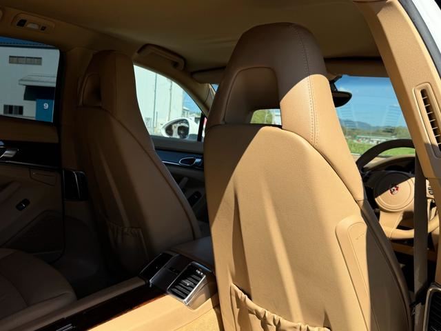 صورة مصغرة 34 لـ 2011 Porsche PANAMERA