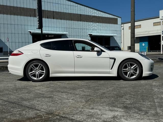 صورة مصغرة 5 لـ 2011 Porsche PANAMERA