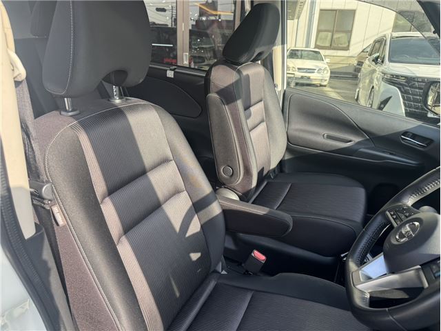 2017 Nissan SERENA — миниатюра 3