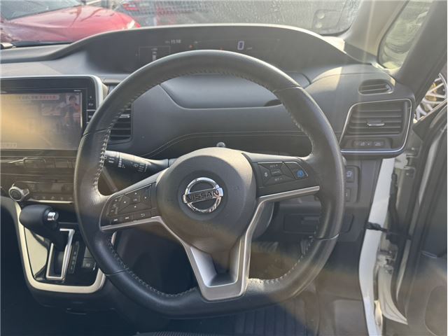 2017 Nissan SERENA — миниатюра 11