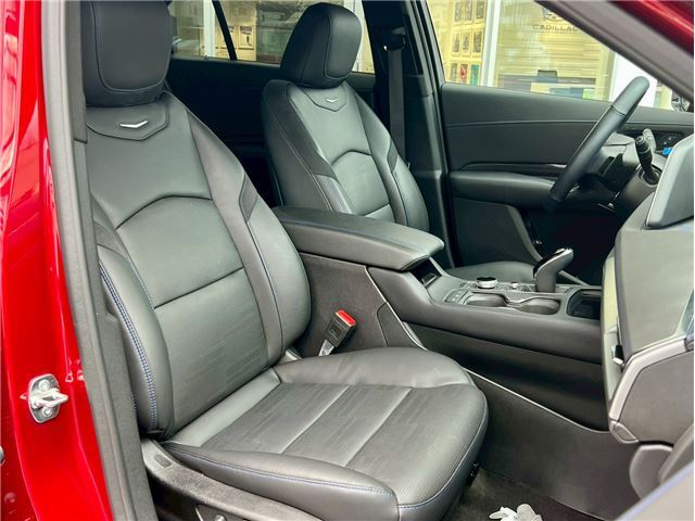 2025 Cadillac XT4 照片 6