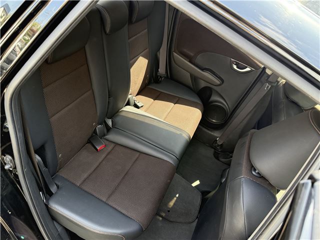 صورة مصغرة 18 لـ 2011 Honda FIT SHUTTLE HYBRID