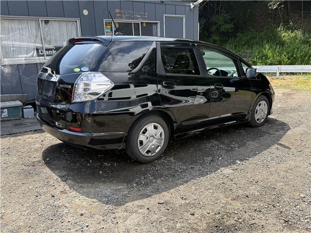 2011 Honda FIT SHUTTLE HYBRID — фото 8
