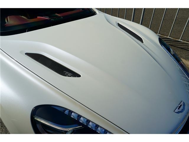 2016 Aston Martin VANQUISH — миниатюра 12