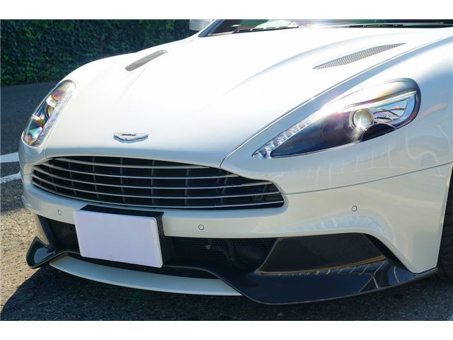2016 Aston Martin VANQUISH — миниатюра 11