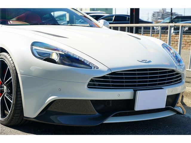 2016 Aston Martin VANQUISH — миниатюра 10