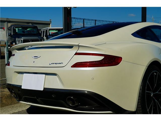 2016 Aston Martin VANQUISH — миниатюра 9