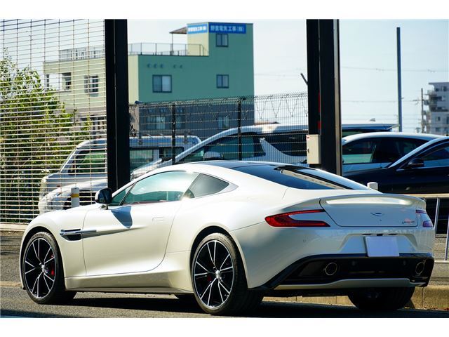 2016 Aston Martin VANQUISH — миниатюра 7
