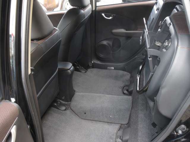 2011 Honda FIT SHUTTLE HYBRID — фото 8