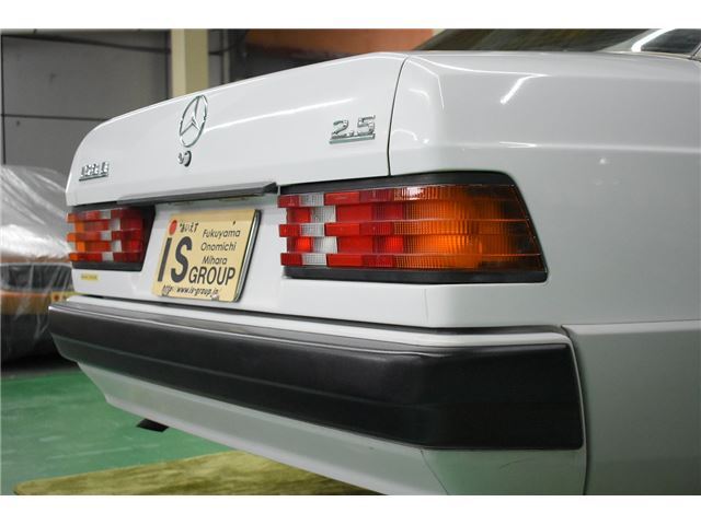 1992 Mercedes-BENZ 190 — миниатюра 17