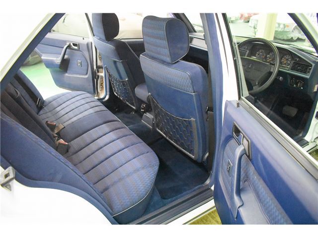 1992 Mercedes-BENZ 190 — миниатюра 25