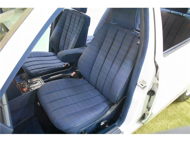 1992 Mercedes-BENZ 190 — миниатюра 27