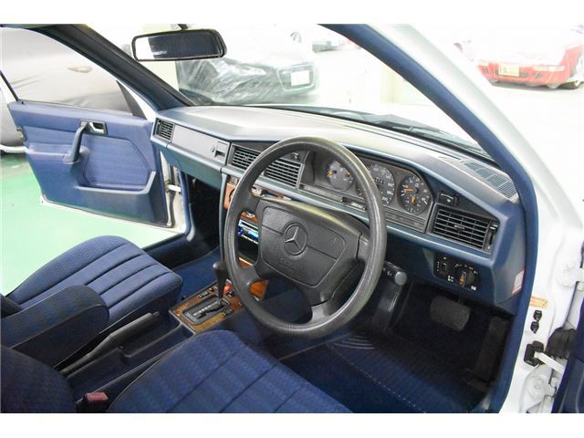 1992 Mercedes-BENZ 190 — миниатюра 28