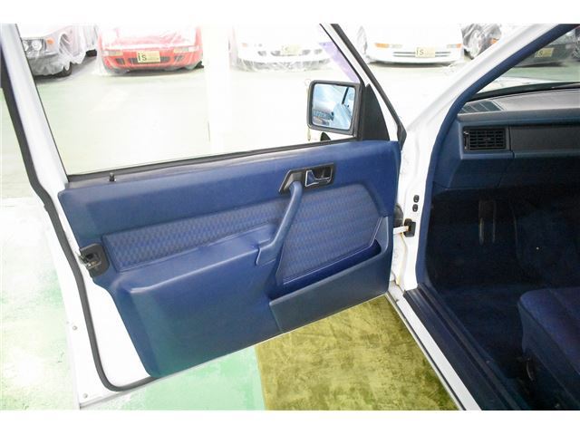 1992 Mercedes-BENZ 190 — миниатюра 29