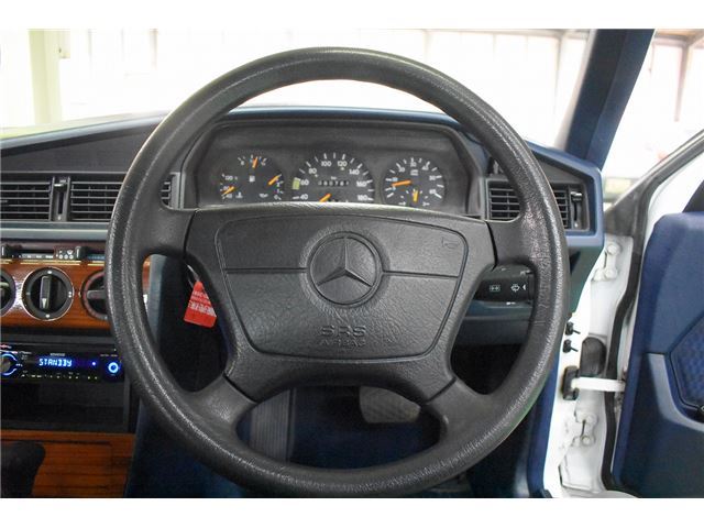 1992 Mercedes-BENZ 190 — миниатюра 37