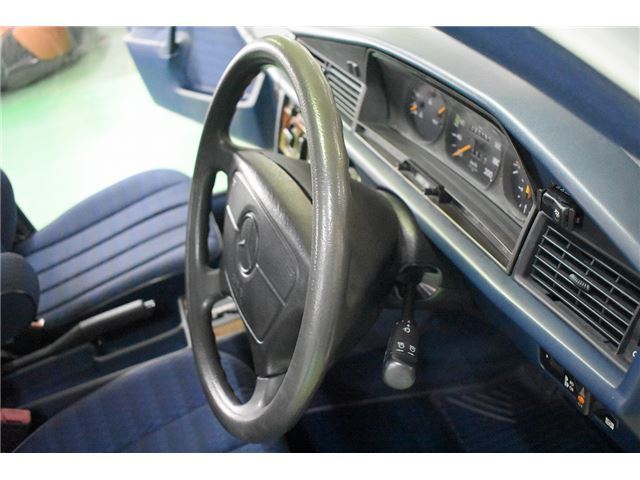 1992 Mercedes-BENZ 190 — миниатюра 38