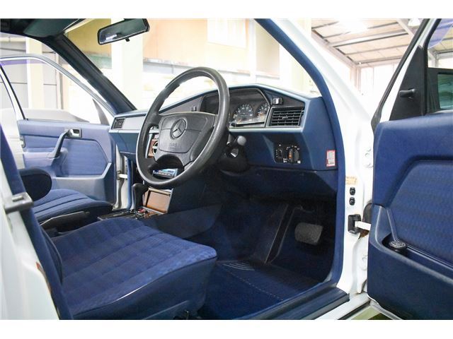 1992 Mercedes-BENZ 190 — миниатюра 40