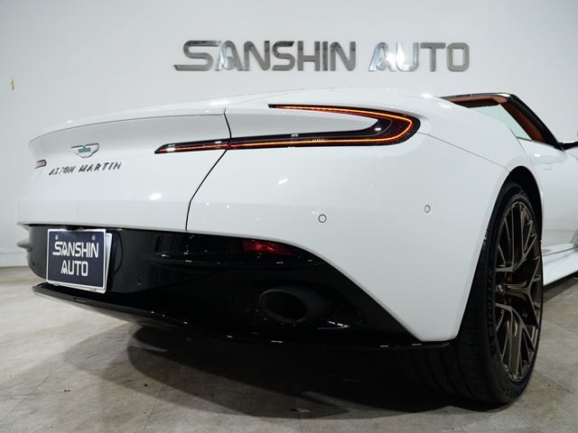 2025 Aston Martin DB12 VOLANTE 缩略图 17