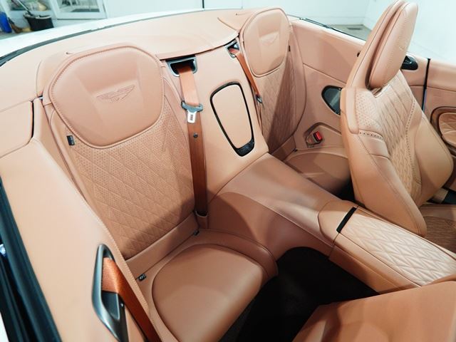 2025 Aston Martin DB12 VOLANTE 缩略图 22