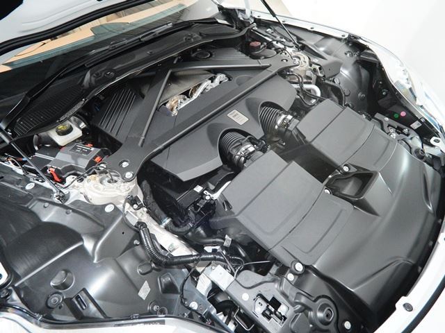 2025 Aston Martin DB12 VOLANTE 缩略图 28