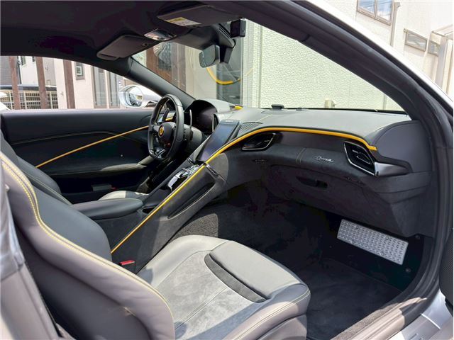 2021 Ferrari ROMA — миниатюра 31