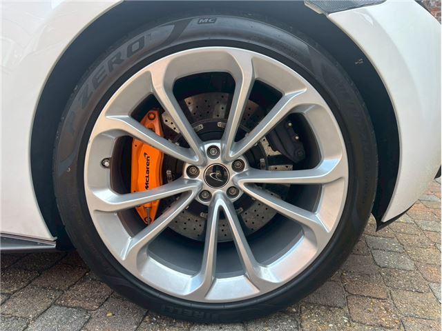 صورة 10 لـ 2016 Mclaren 570S