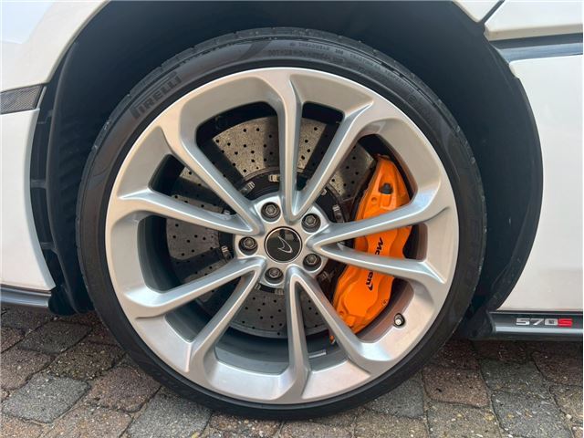 صورة 9 لـ 2016 Mclaren 570S