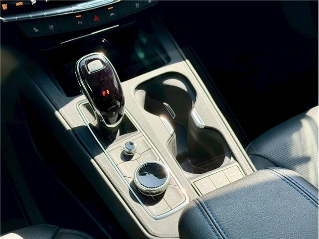2025 Cadillac XT4 缩略图 35