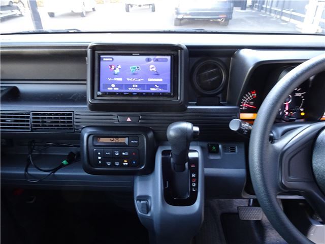 صورة 10 لـ 2018 Honda N-VAN