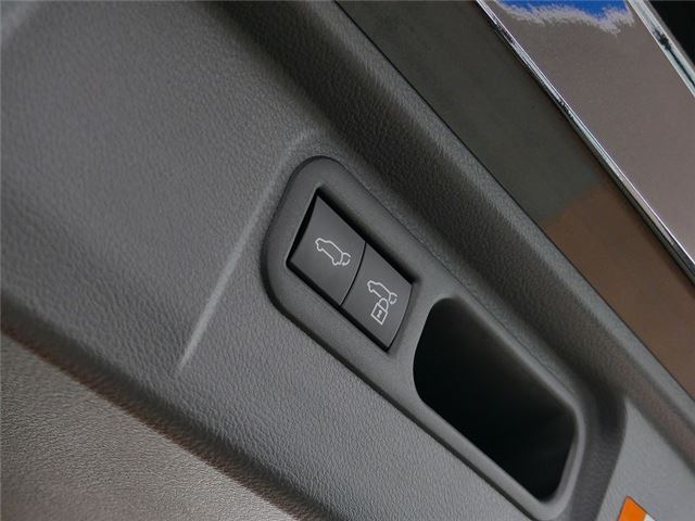 2024 Lexus LM thumbnail 38