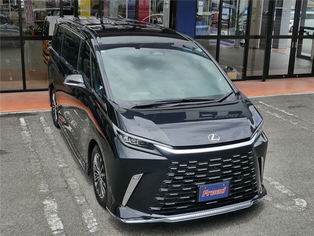 2024 Lexus LM thumbnail 45