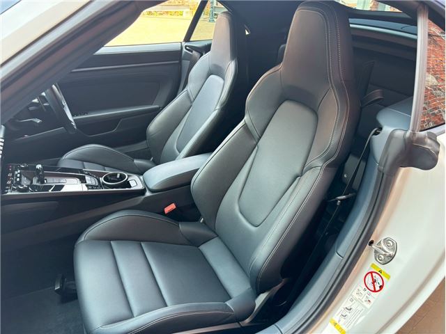 2022 Porsche 911 — миниатюра 18