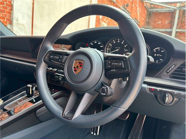 2022 Porsche 911 — миниатюра 28