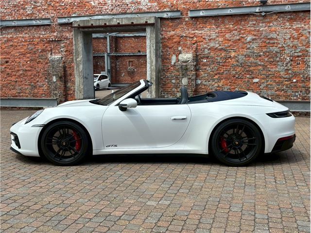 2022 Porsche 911 — миниатюра 9