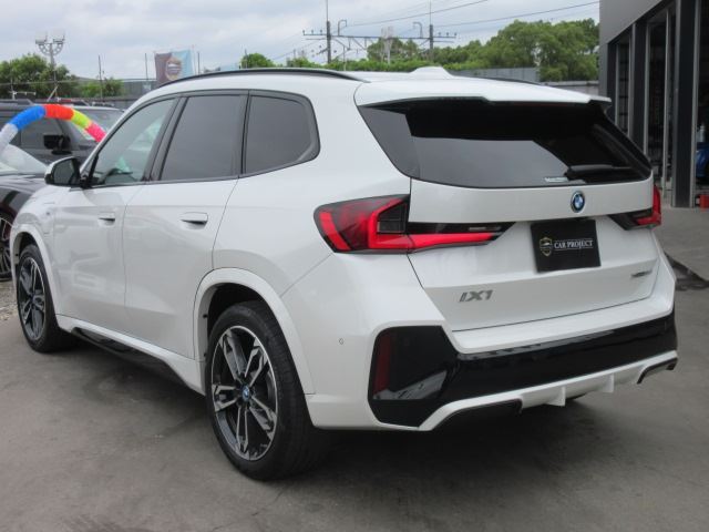 2023 BMW IX1 照片 2