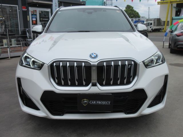 2023 BMW IX1 thumbnail 18