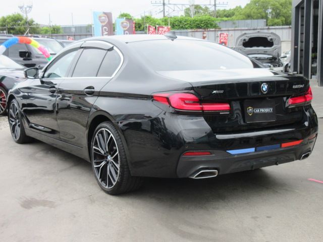 2023 BMW 5 SERIES — фото 2