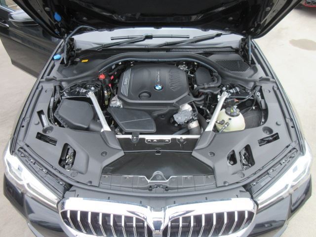 2023 BMW 5 SERIES — миниатюра 23