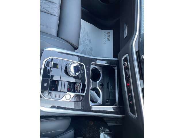 2025 BMW X5 缩略图 23