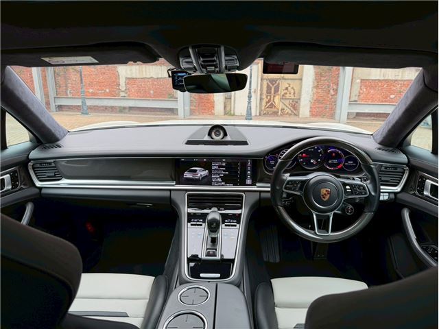 صورة مصغرة 3 لـ 2020 Porsche PANAMERA