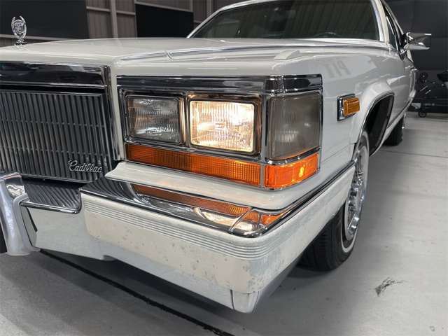 1992 Cadillac FLEETWOOD thumbnail 16