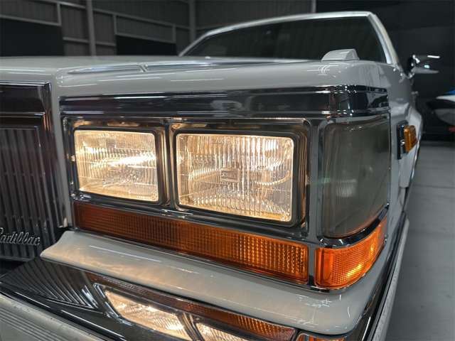 1992 Cadillac FLEETWOOD thumbnail 17