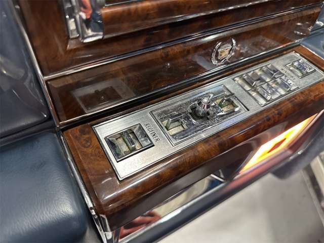 1992 Cadillac FLEETWOOD thumbnail 19