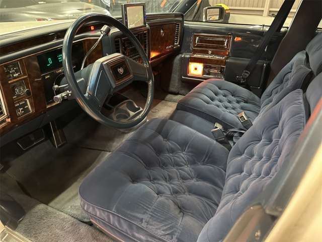 1992 Cadillac FLEETWOOD thumbnail 21