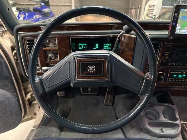 1992 Cadillac FLEETWOOD thumbnail 27