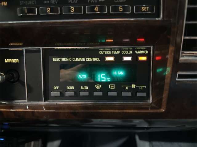1992 Cadillac FLEETWOOD thumbnail 40