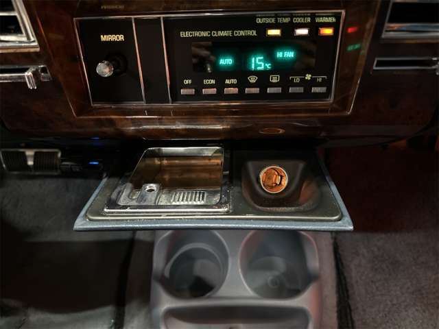 1992 Cadillac FLEETWOOD thumbnail 42