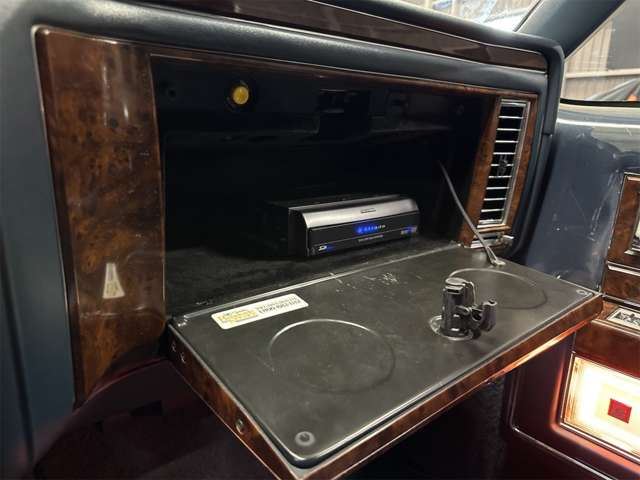 1992 Cadillac FLEETWOOD thumbnail 47
