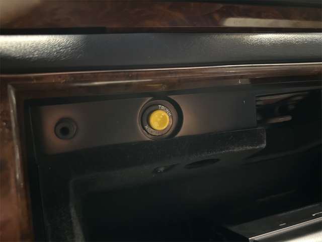 1992 Cadillac FLEETWOOD thumbnail 49