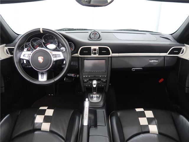 2011 Porsche 911 — миниатюра 3